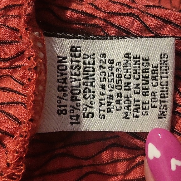 HabitaT top - guc - black & salmon color - size M - bat wing style sleeves - Picture 8 of 8